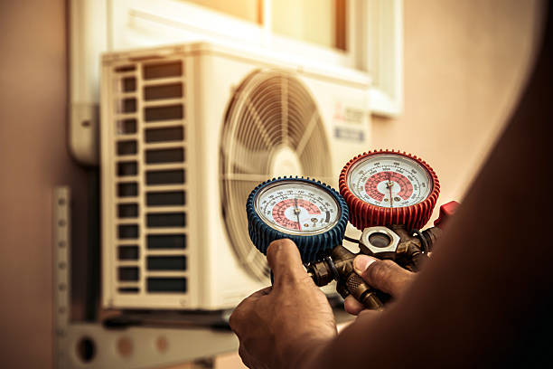Professional Hvac technician working in Evansville, WY